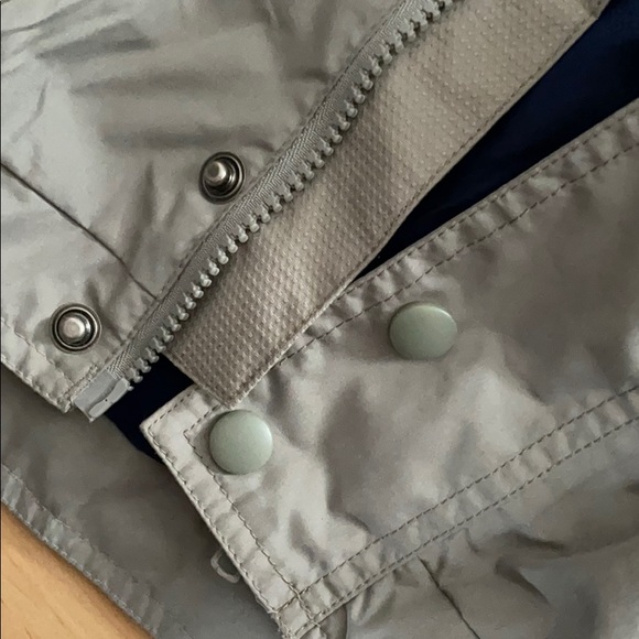 Windbreaker - Picture 3 of 8